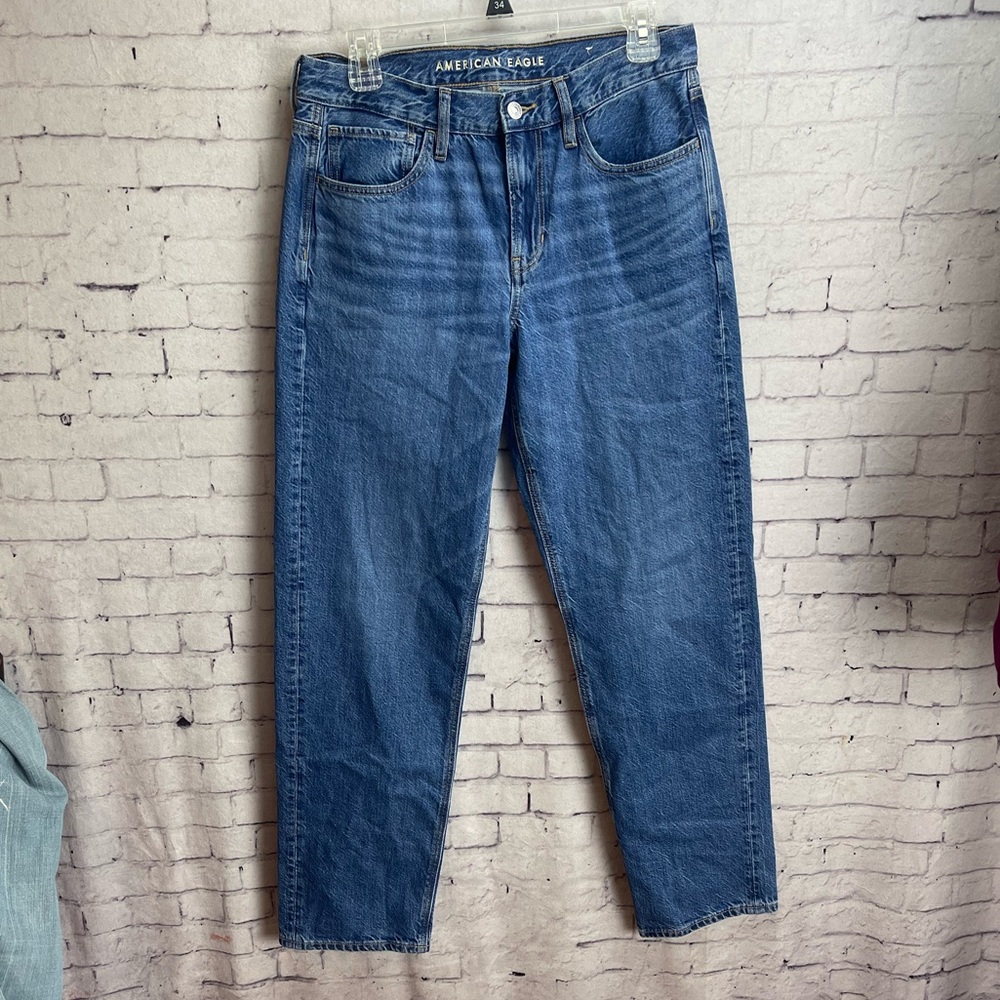 American Eagle Outfitters AEO size 6 regular 90’s straight jeans